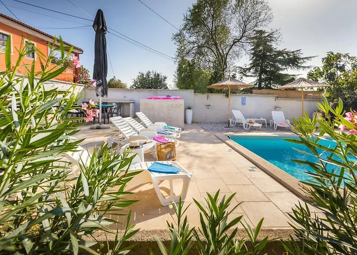 Apartment In Near Amphitheater Pula