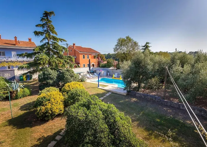 Apartment In Near Amphitheater Pula