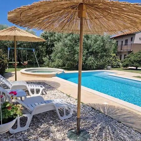 Apartment With Private Pool And Jacuzzi
