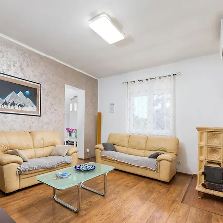 With Private Pool And Jacuzzi Pula