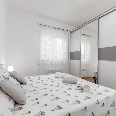 With Private Pool And Jacuzzi Apartment Pula